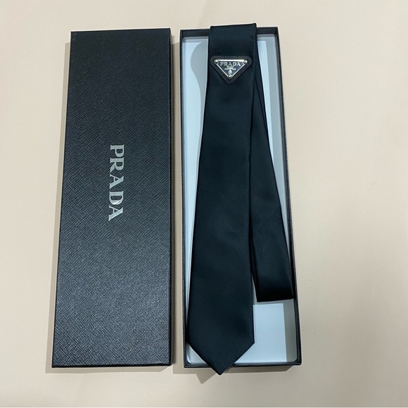 Prada Elegant Black Tie - Picture 1 of 5